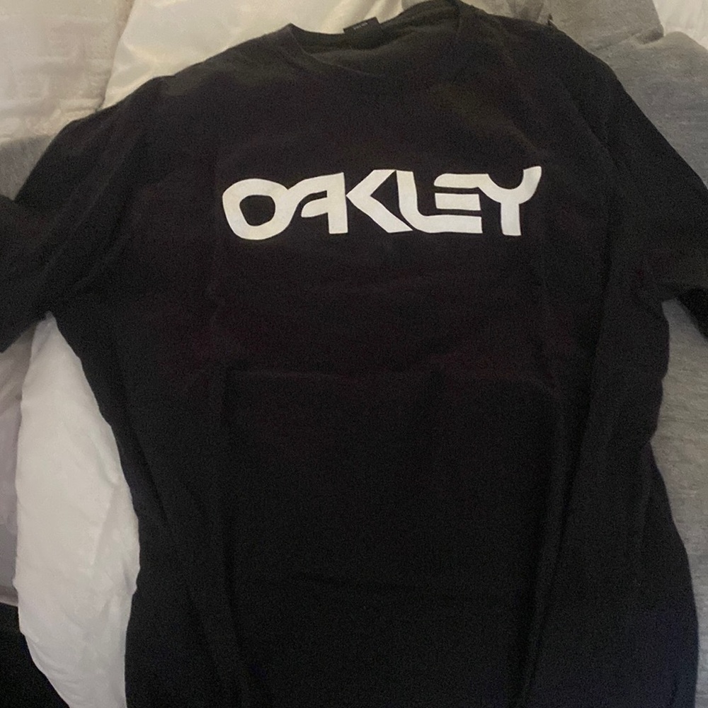 Oakley Black T shirt/ Very Soft- Great condition